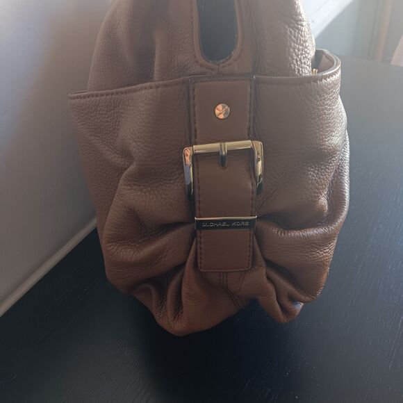 Michael Kors Portland Brown Leather Hobo Bag with Gold Hardware and MK Bag Charm - Picture 6 of 10